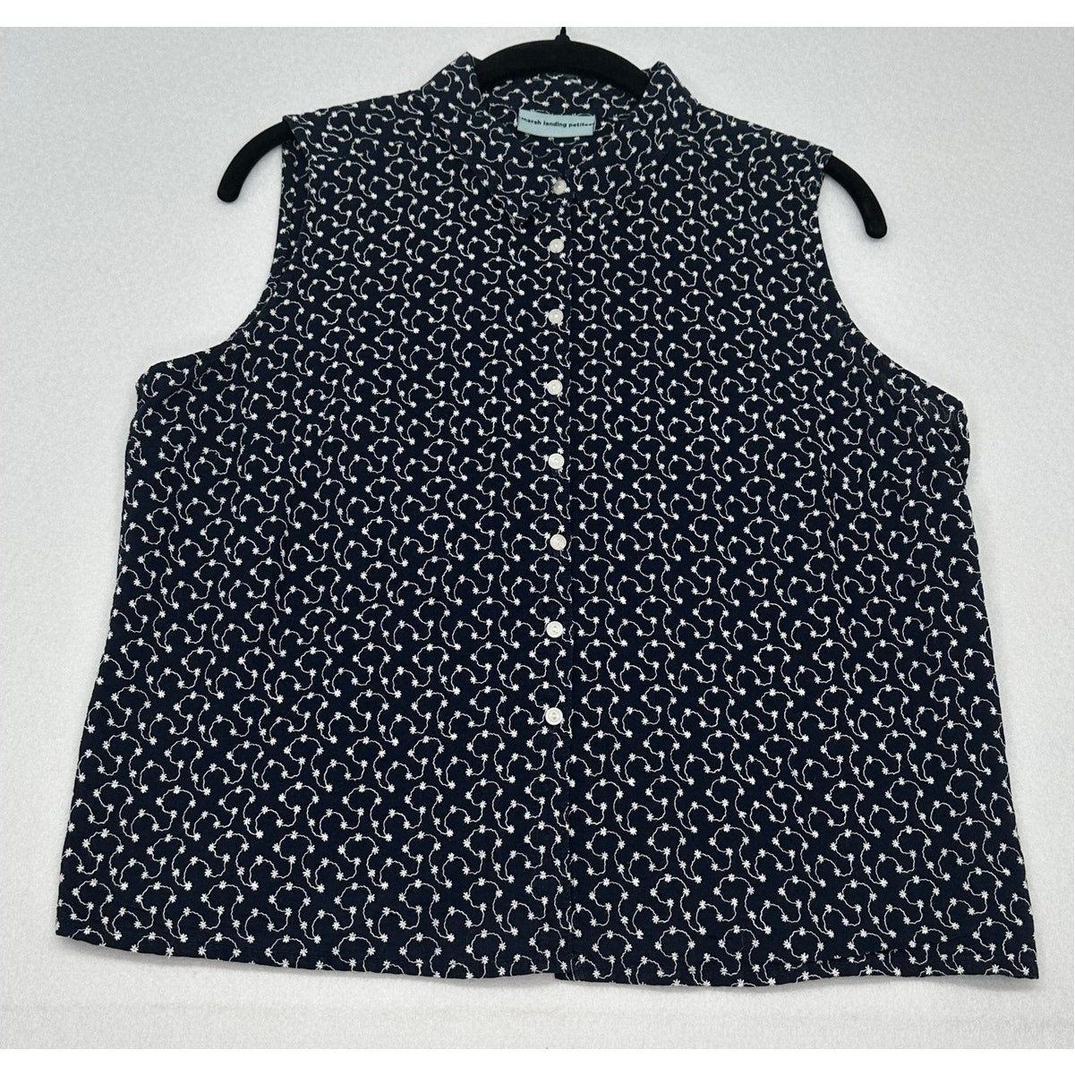 Marsh Landing Petites Navy w/ White Flowers Button Down Sleeveless Vest PL