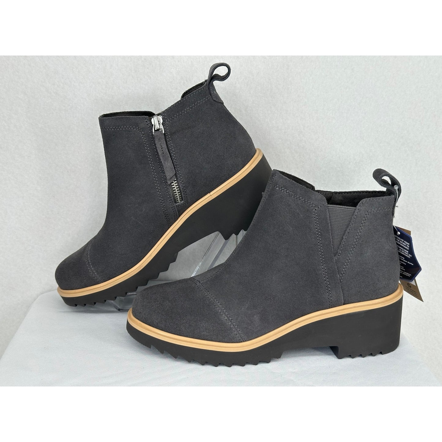 Toms NWT Women Maude Forged Iron Suede Side Zip Ankle Boots 7