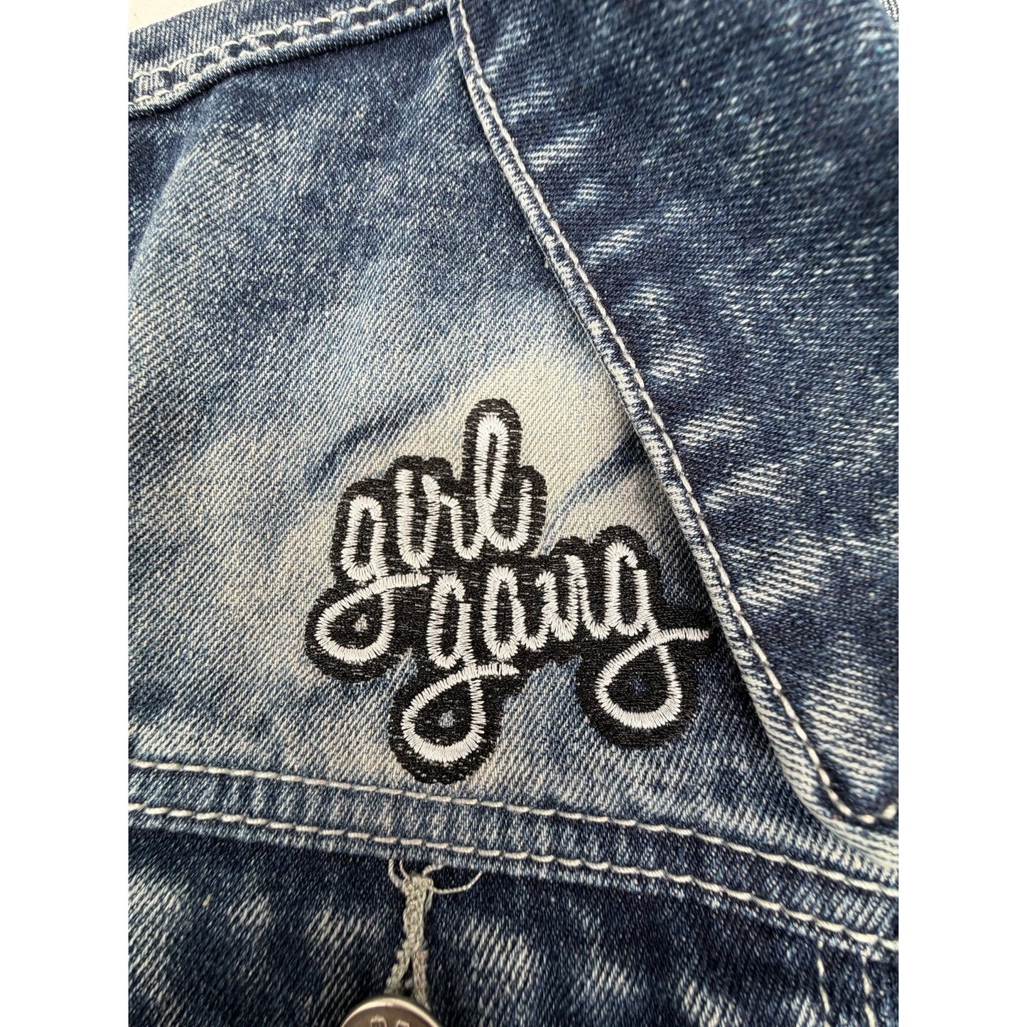 Dazl Distressed Grunge Rock Ripped 80s Denim Embroidered Patches Jean Jacket 2X