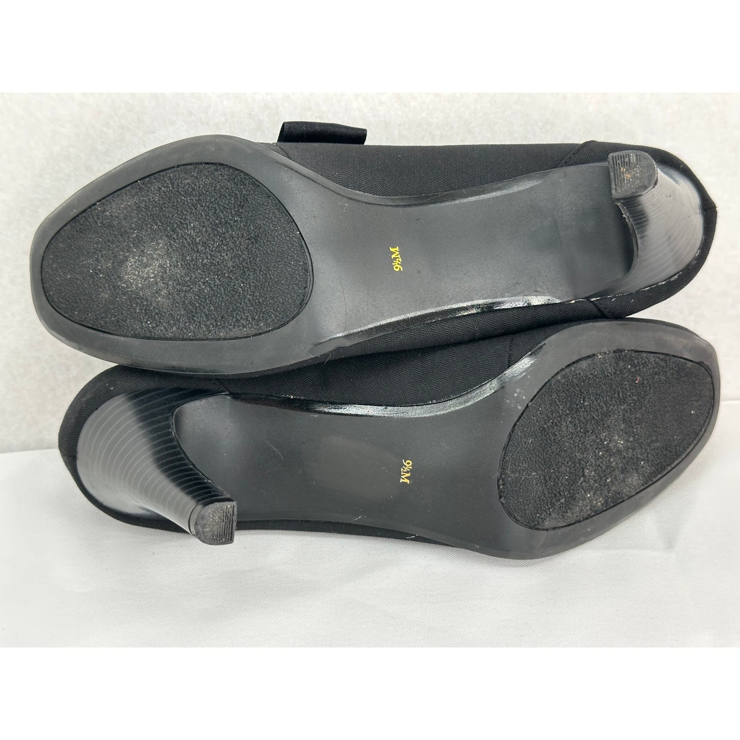 Ann Marino Fabric Heels With Bow Accent 9 1/2