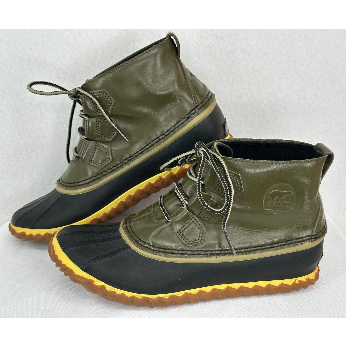 Sorel NWOT Green Black Out and About Waterproof  Duck Boots Fall Winter 7.5