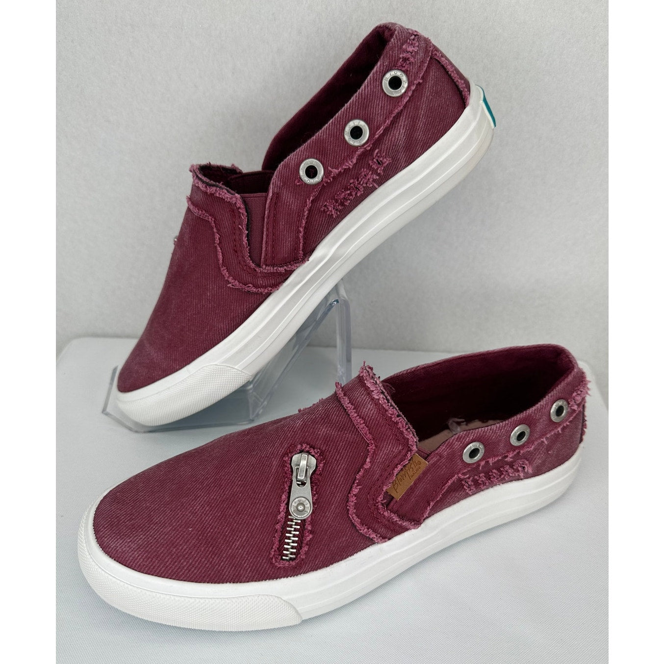 Blowfish Malibu Mariachi Canvas Slip On Sneaker Faux Zip Detail Casual Shoe 9M