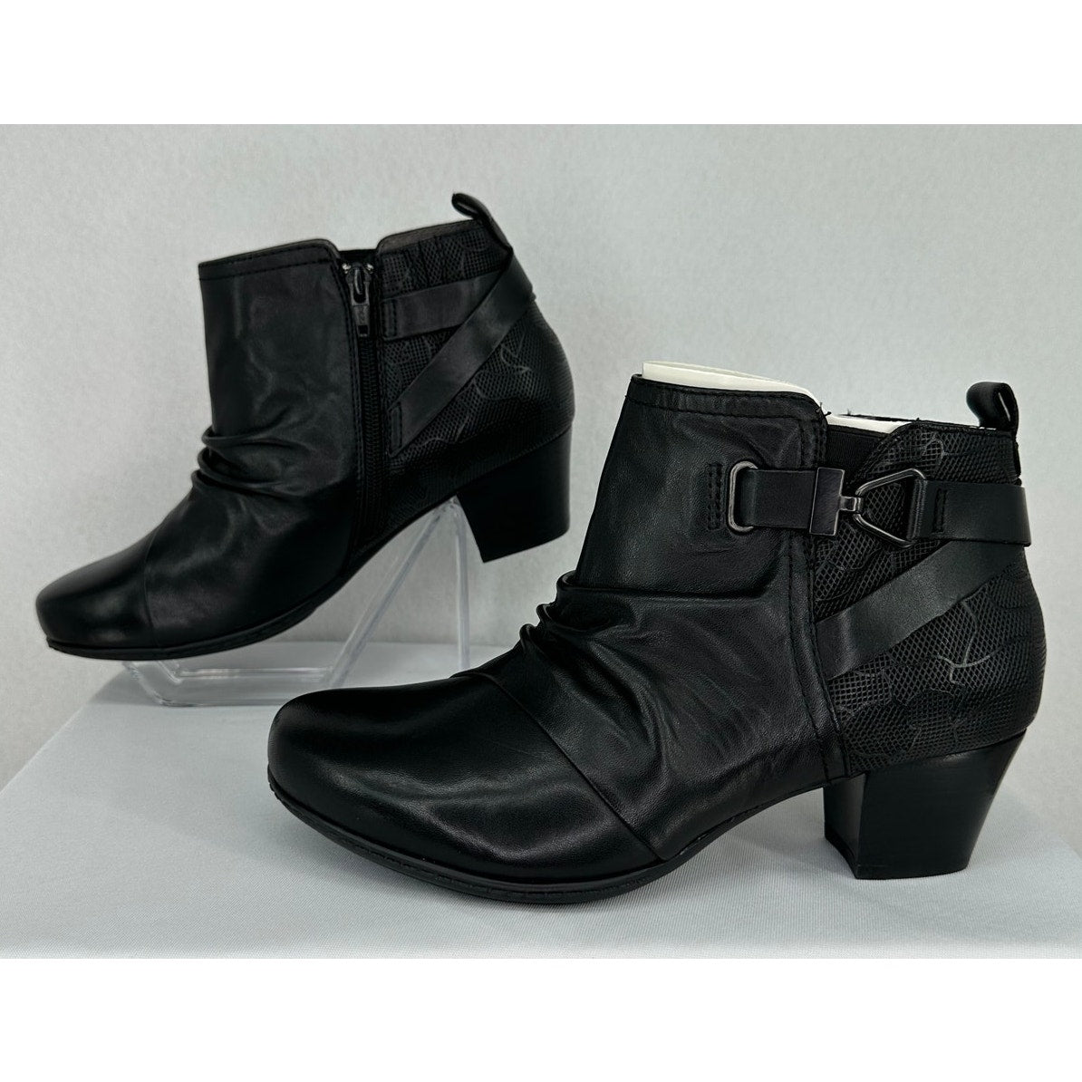 NWOT Earth Calgary Halifax Black Leather Side Zip Ankle Bootie 7.5W