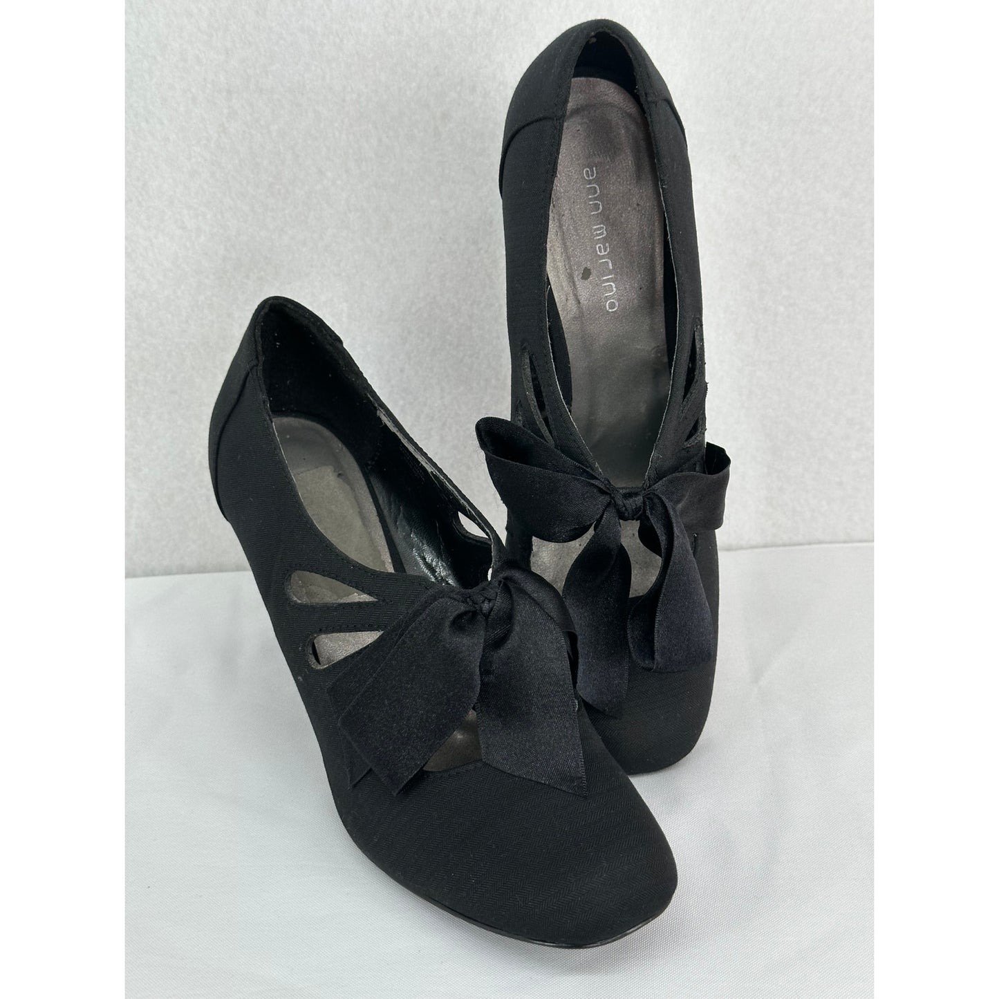 Ann Marino Fabric Heels With Bow Accent 9 1/2