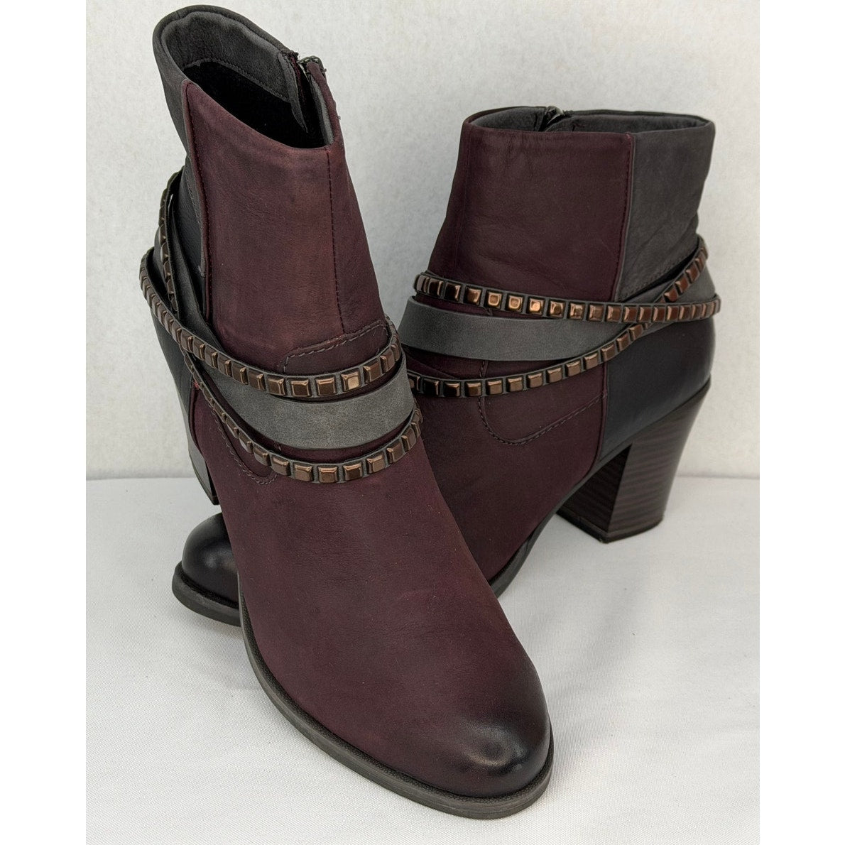 Tamaris NWOT Tora Fleece Lined Studded Ankle Boots Block Color Leather 39 (8.5)