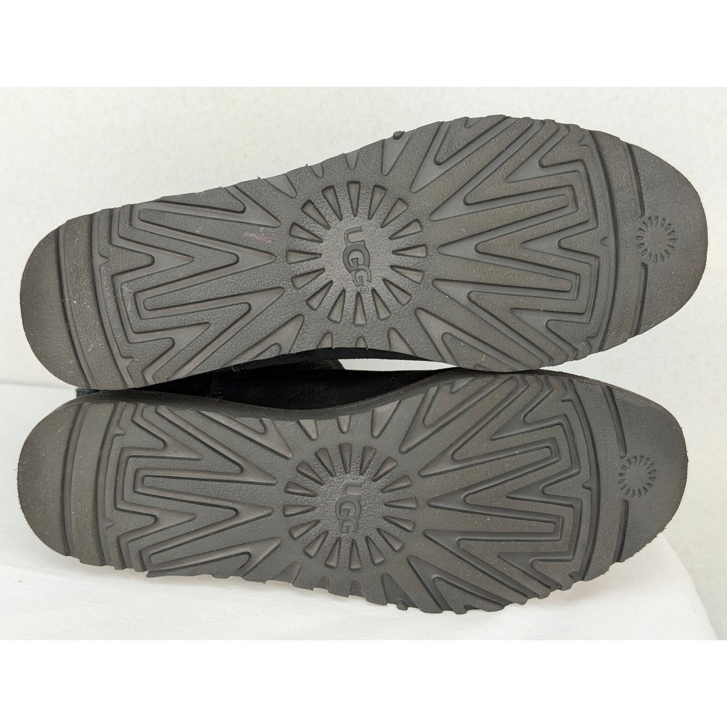 Ugg Black Suede Sheepskin Classic Mini 7s/n 1013437