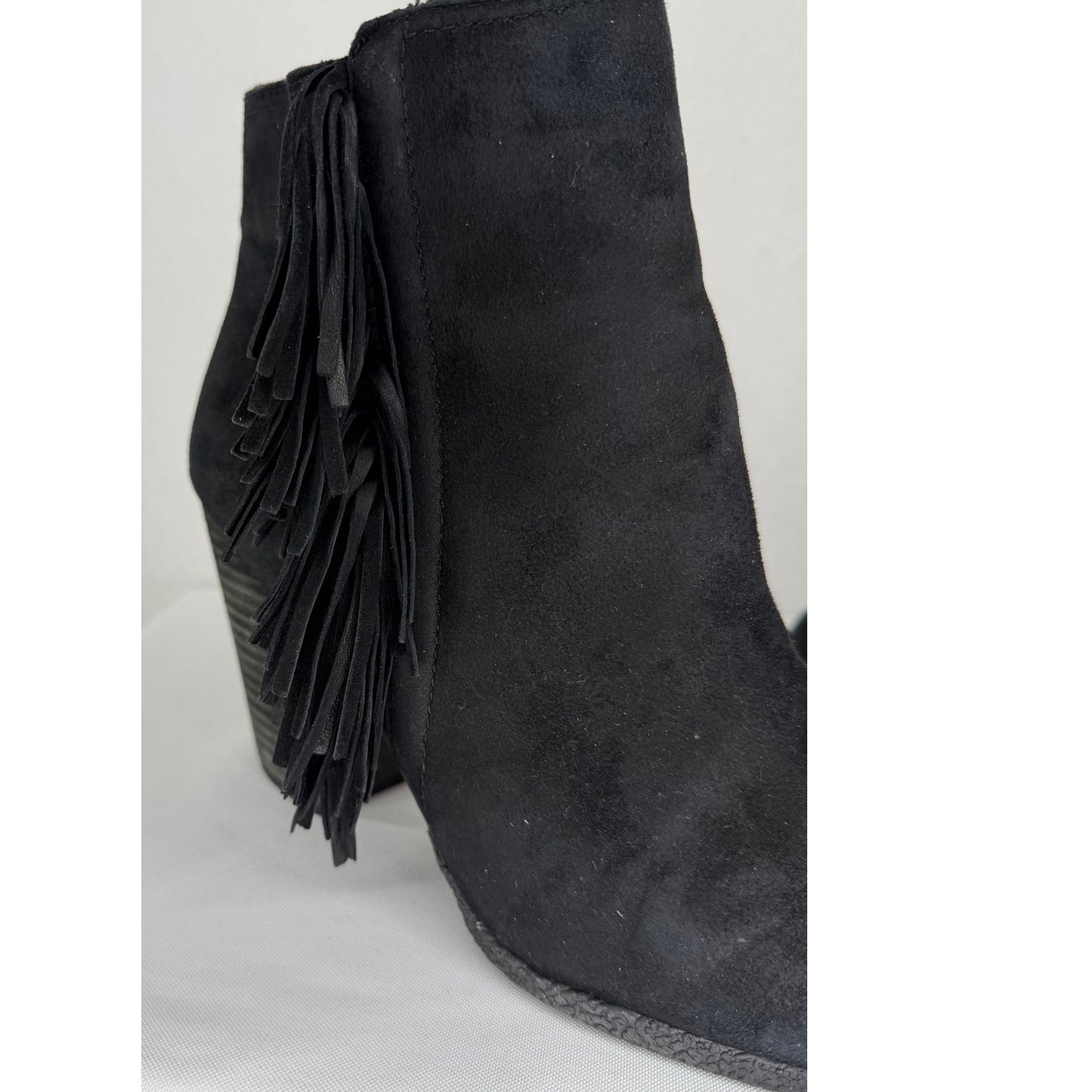 Vince Camuto Hayzee Black Fringed Western Suede Leather Almond Toe Ankle Boots 9