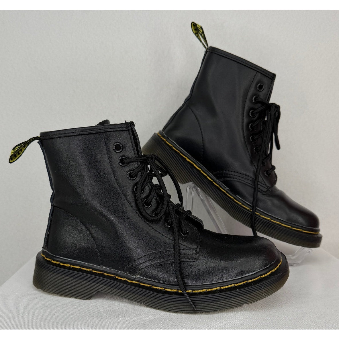 Kararoa Womens Black Lace Up Combat Leather Upper Rubber Sole Boots 6.5