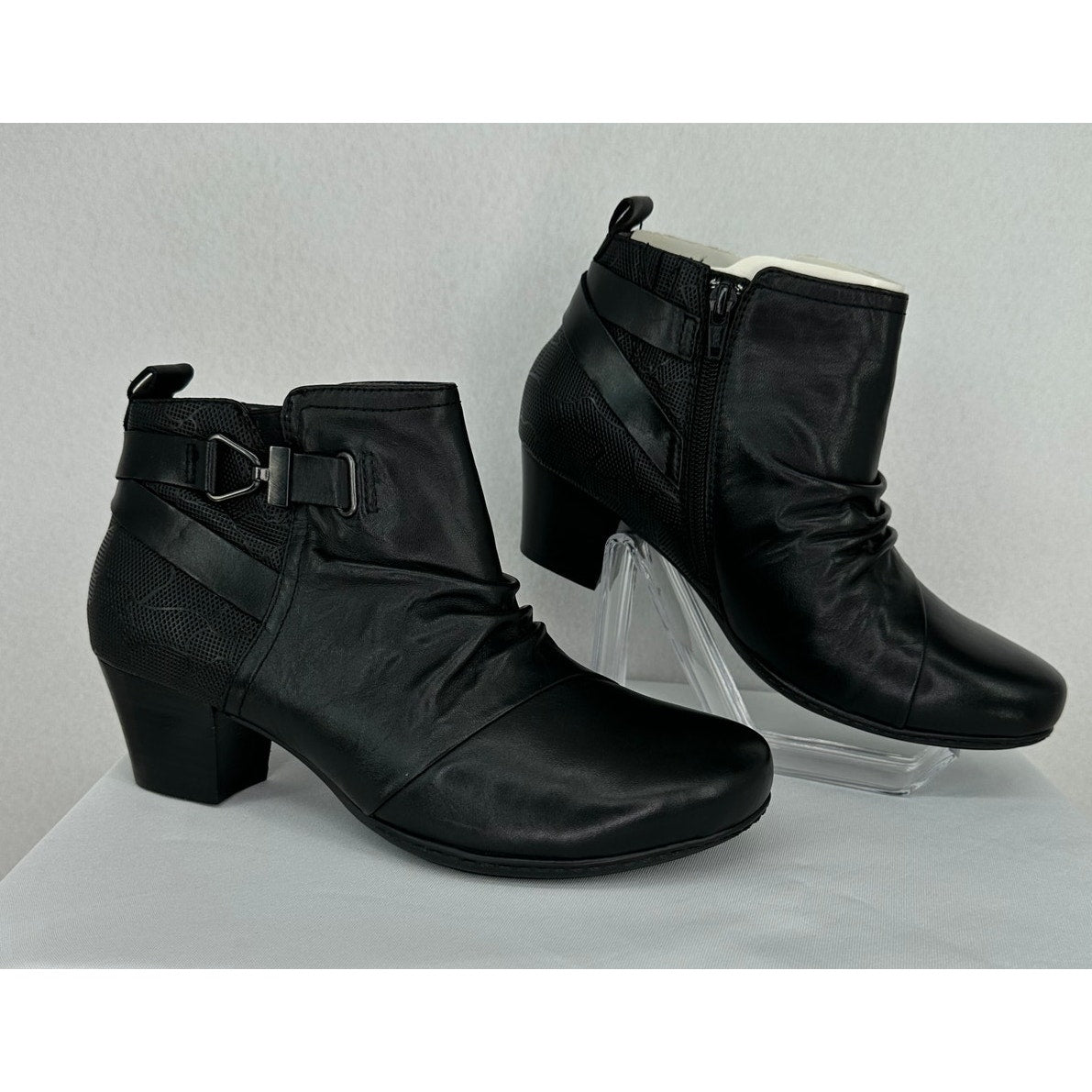NWOT Earth Calgary Halifax Black Leather Side Zip Ankle Bootie 7.5W