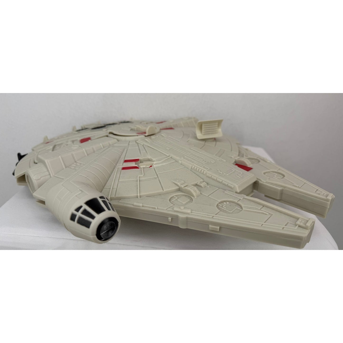 DISNEY PARKS Star Wars Millenium Falcon Light Up Popcorn Bucket With Strap NWT