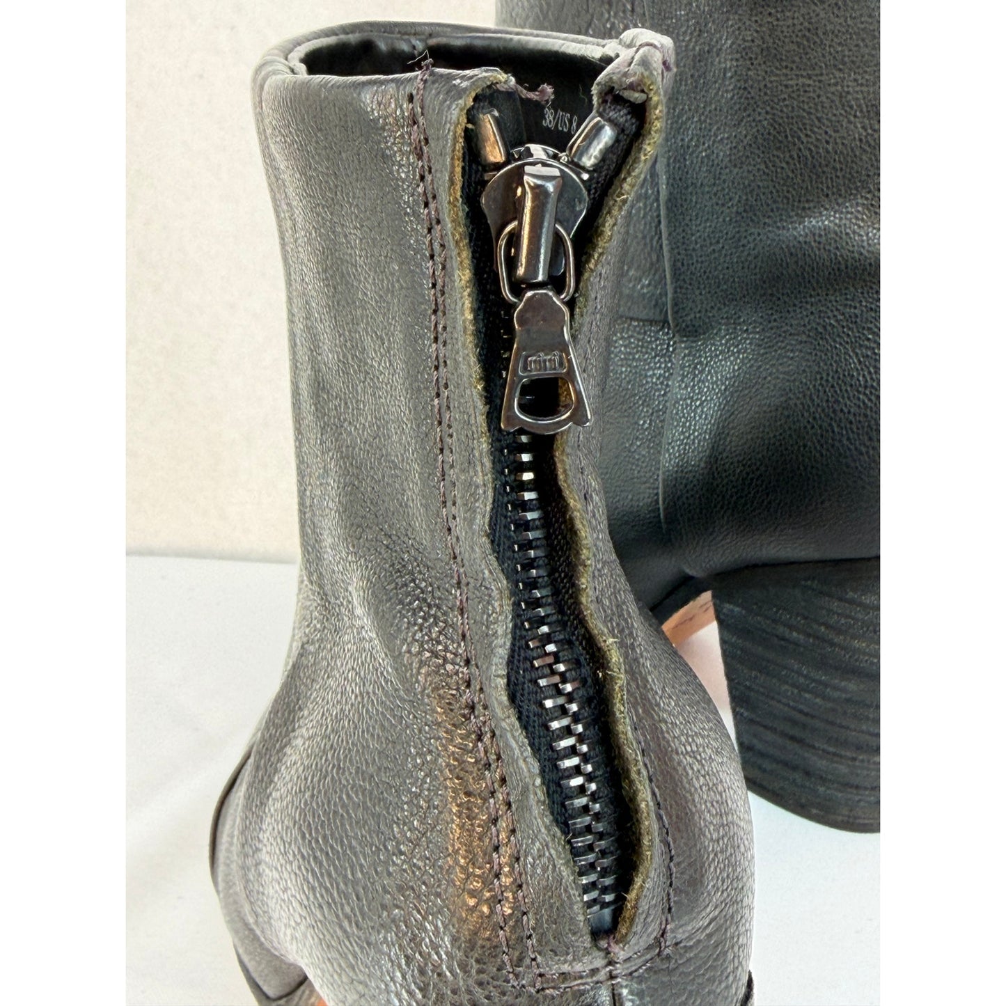 Rag & Bone Classic Newbury Leather Stacked Heel Leather Ankle Boots 8