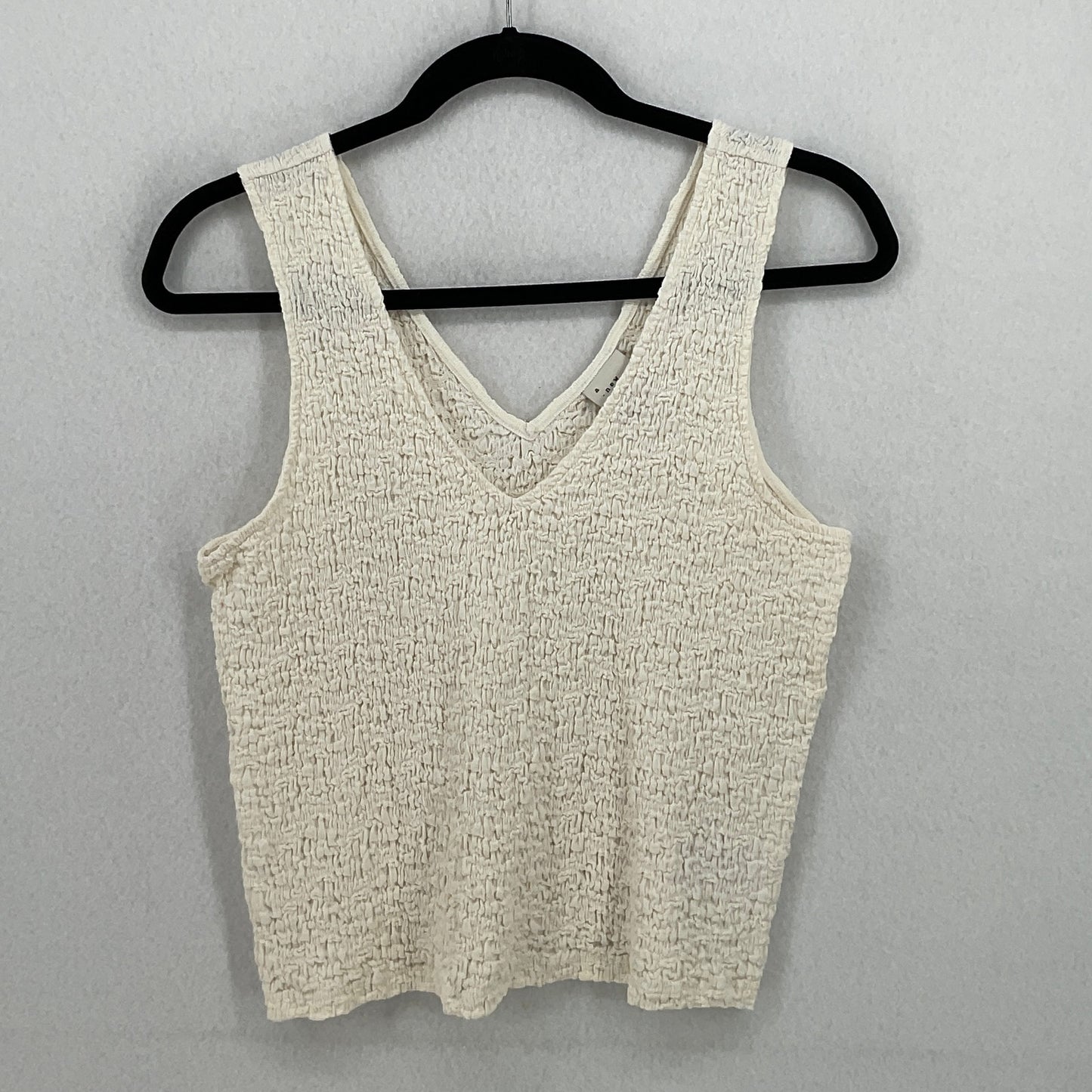 A New Day Cream, Textured, Sleeveless V-Neck Tank Top Womens M