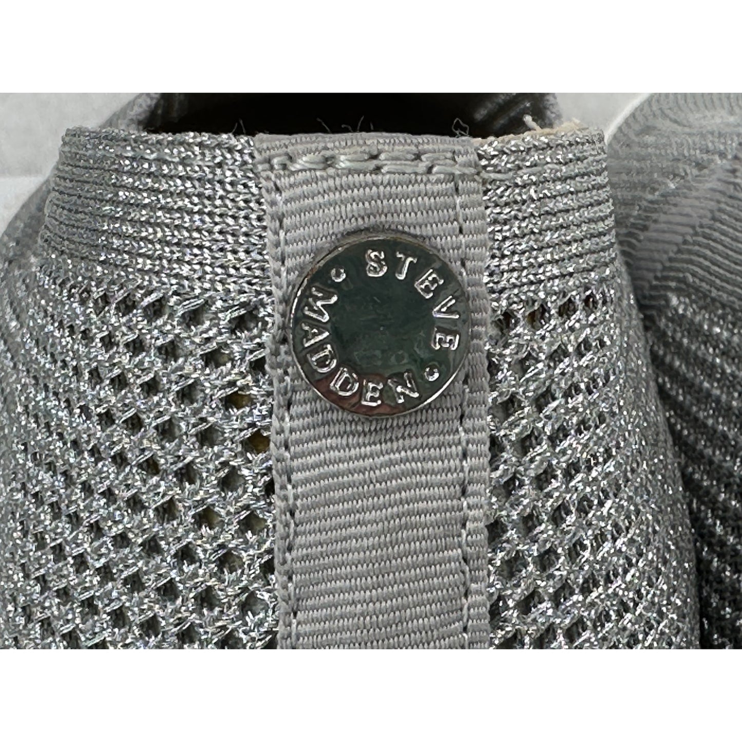 Steve Madden Freeda Stretch Knit Metallic Silver Slip On Sneakers 8.5