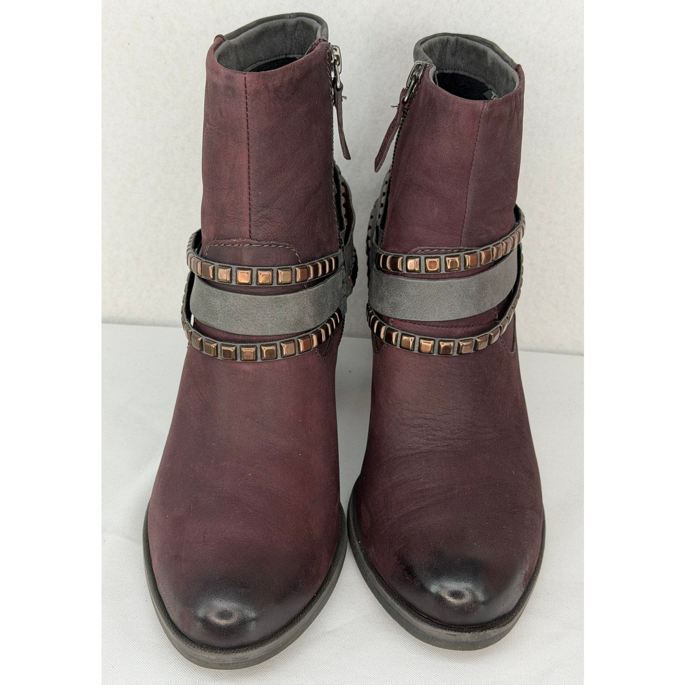 Tamaris NWOT Tora Fleece Lined Studded Ankle Boots Block Color Leather 39 (8.5)