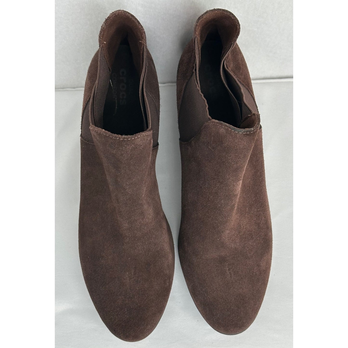 Crocs NWOT Leigh Wedge Heel Espresso Brown Suede Chelsea Ankle Fall Boots 10