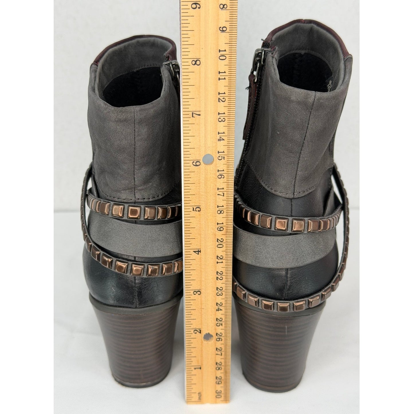 Tamaris NWOT Tora Fleece Lined Studded Ankle Boots Block Color Leather 39 (8.5)