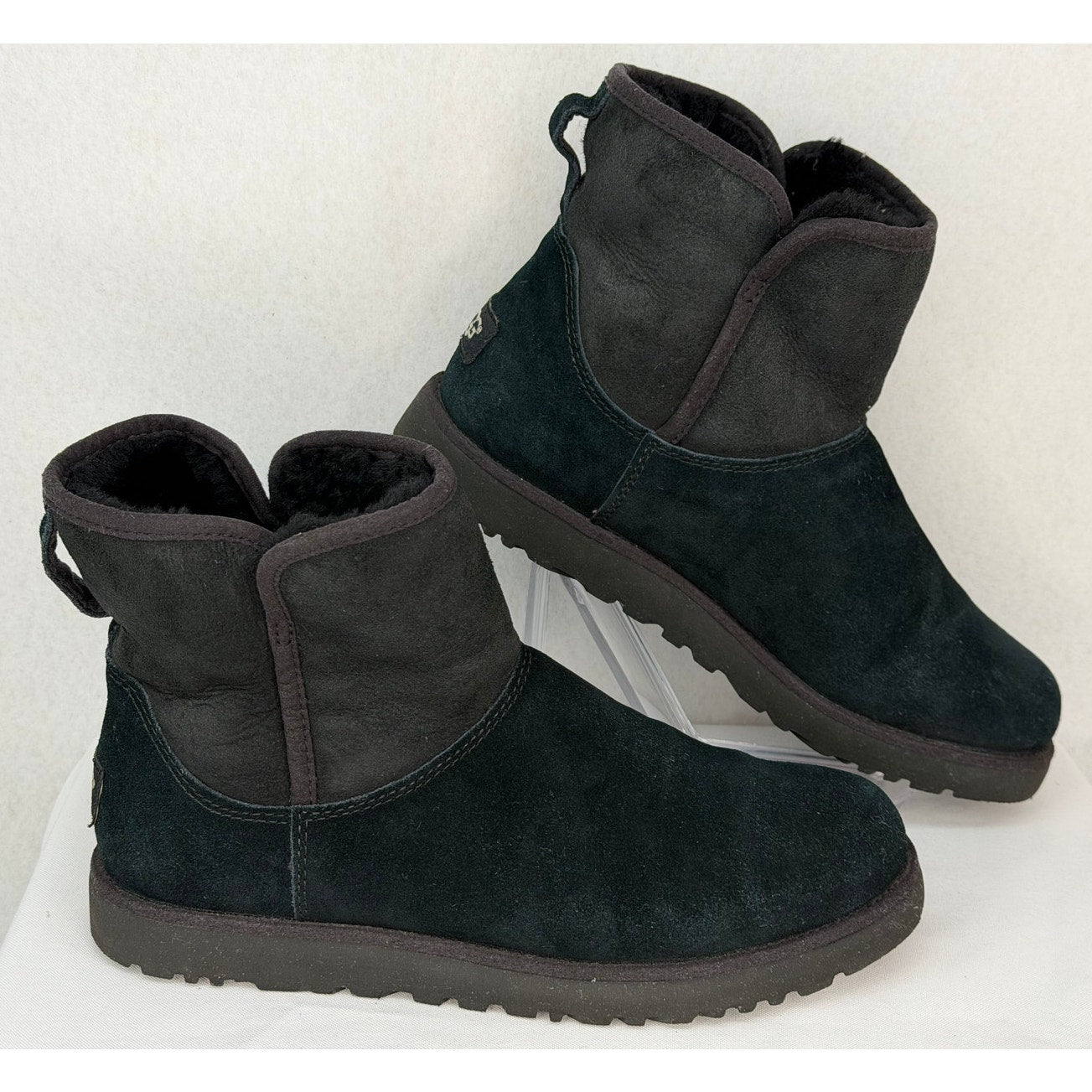 Ugg Black Suede Sheepskin Classic Mini 7s/n 1013437