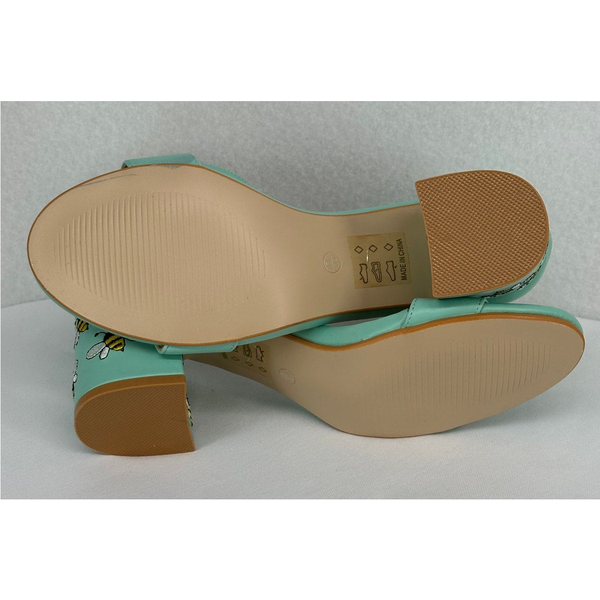 Modcloth Fun Direction Bee Embroidered Mint Heel Sandals 6