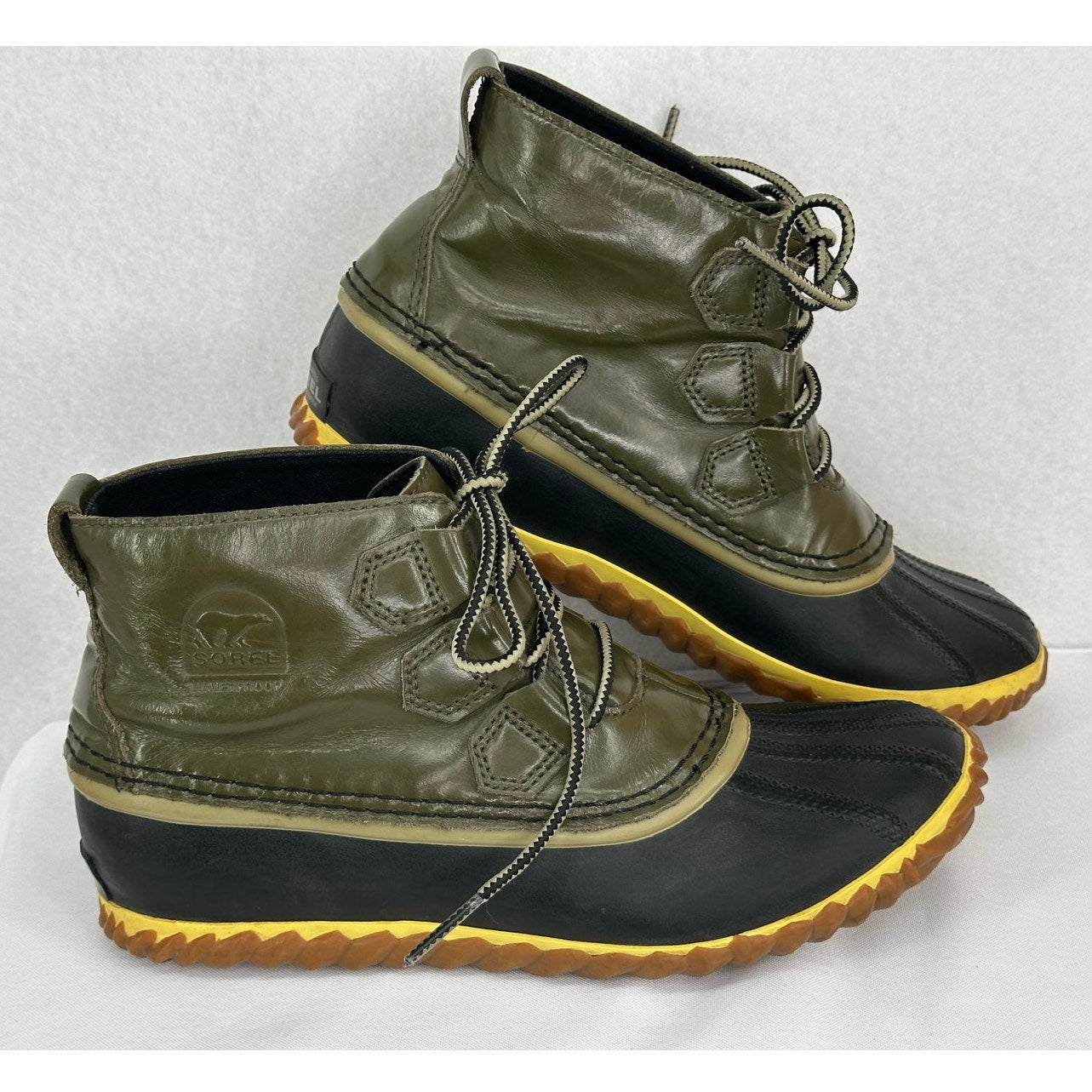 Sorel NWOT Green Black Out and About Waterproof  Duck Boots Fall Winter 7.5