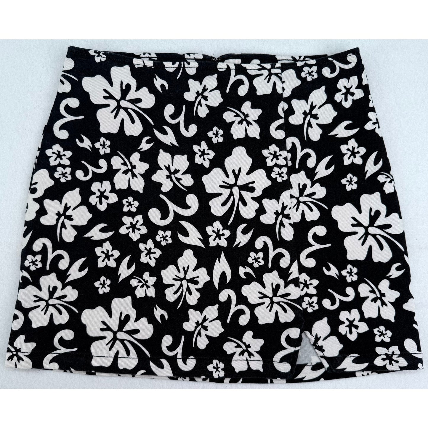 Wild Fable Black White Floral Tropical Hawaiian Beach Print Mini Skirt 10