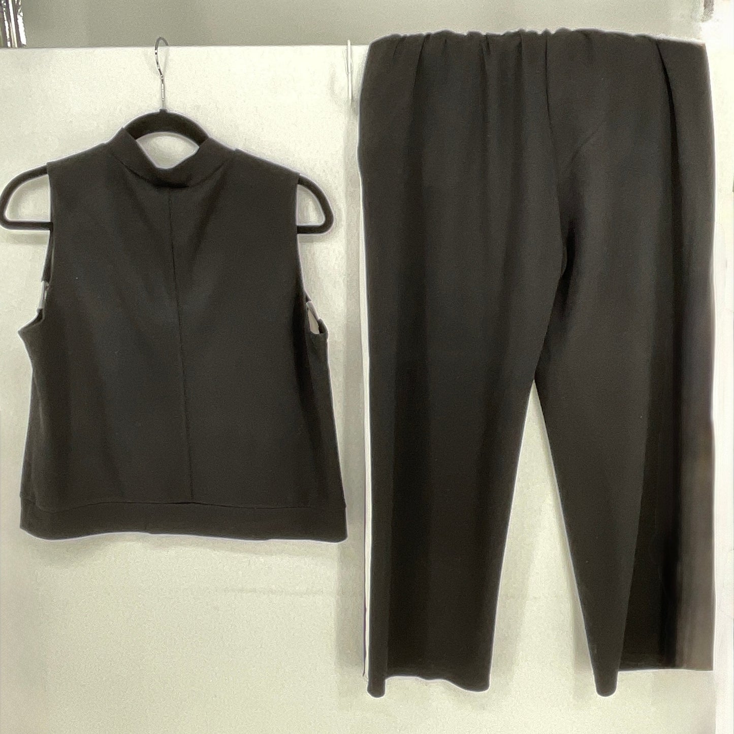 Xieerduo Two Piece Set - Black/White Stripe Sleeveless Top & Pants, Women's L