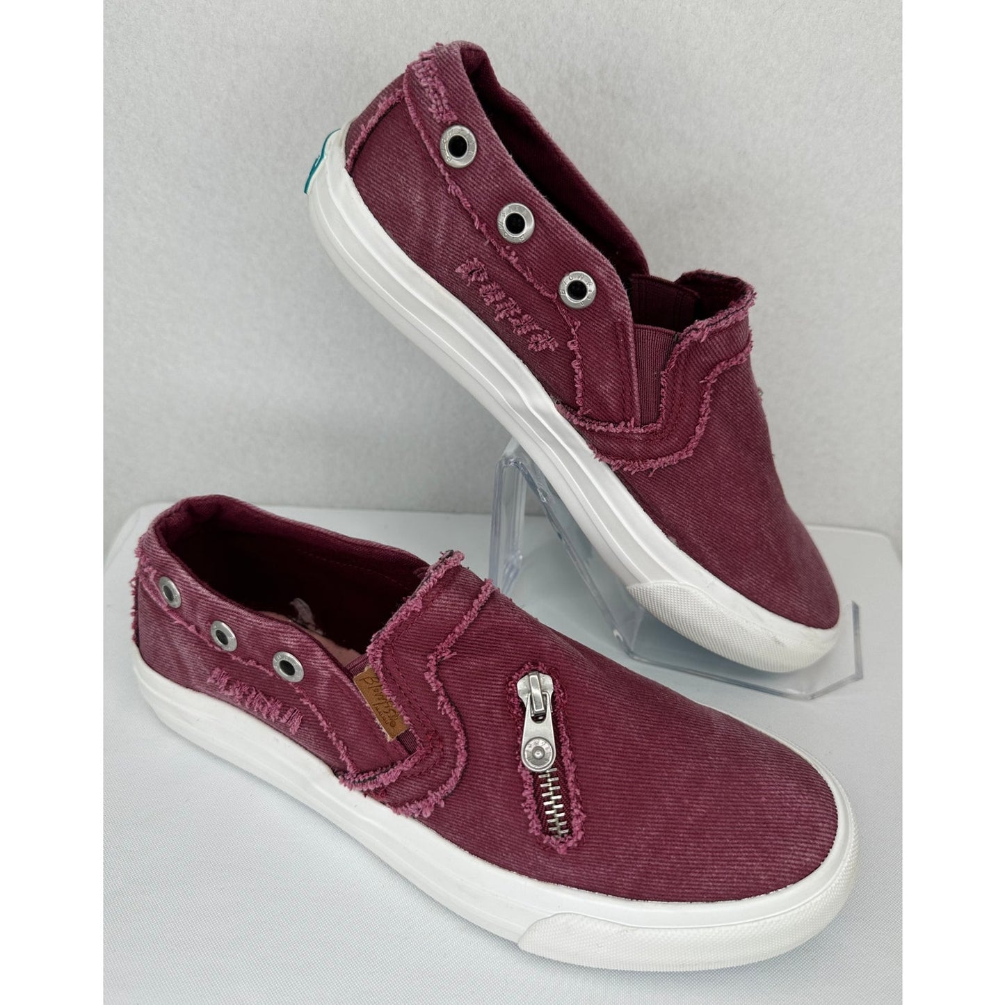 Blowfish Malibu Mariachi Canvas Slip On Sneaker Faux Zip Detail Casual Shoe 9M