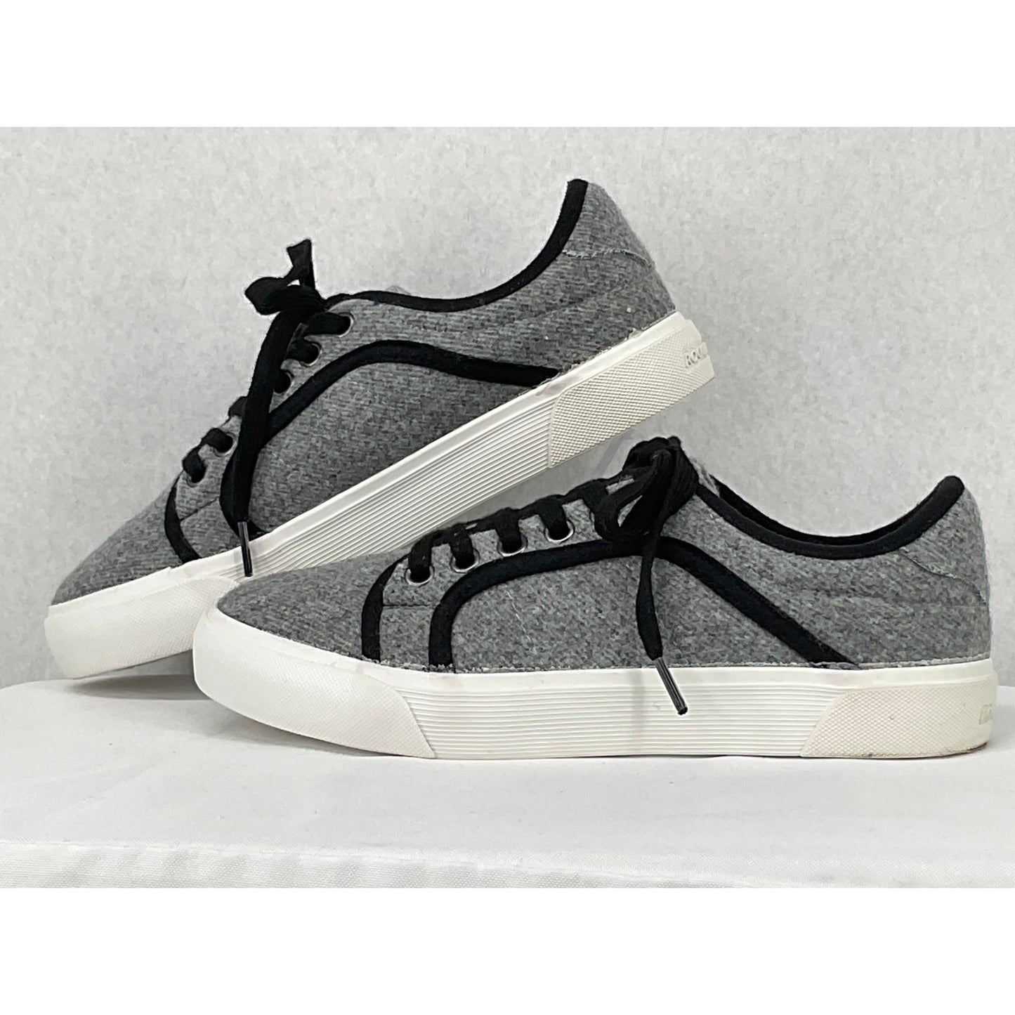 Rocket Dog Esme Winifred Dark Gray Wool Sneakers 6.5