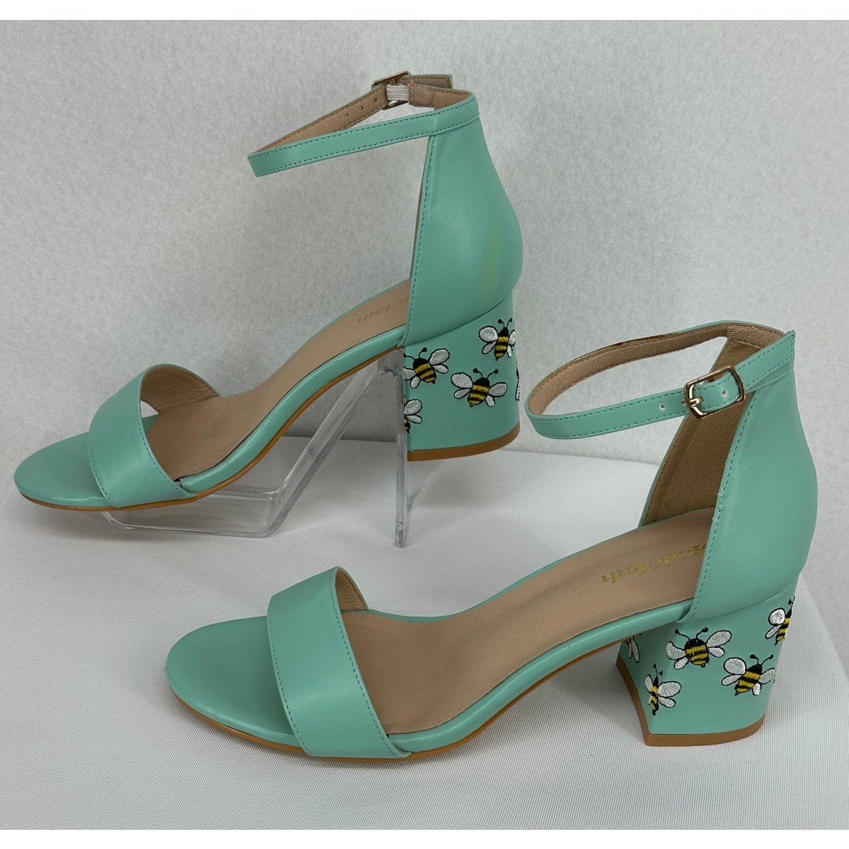 Modcloth Fun Direction Bee Embroidered Mint Heel Sandals 6